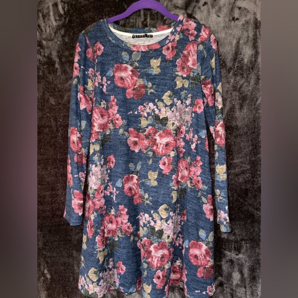 Good Threads Floral Shift Dress - Picture 1 of 1